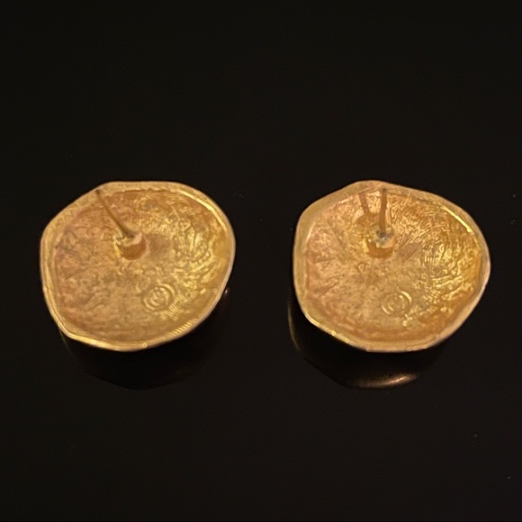 ✨Stunning VTG Italy Gold Clip On Earrings - Picture 2 of 2